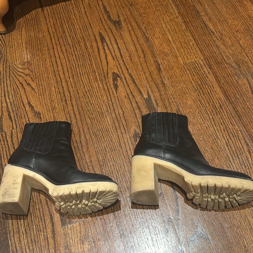 Dolce Vita Heeled Black Booties - Picture 3 of 6